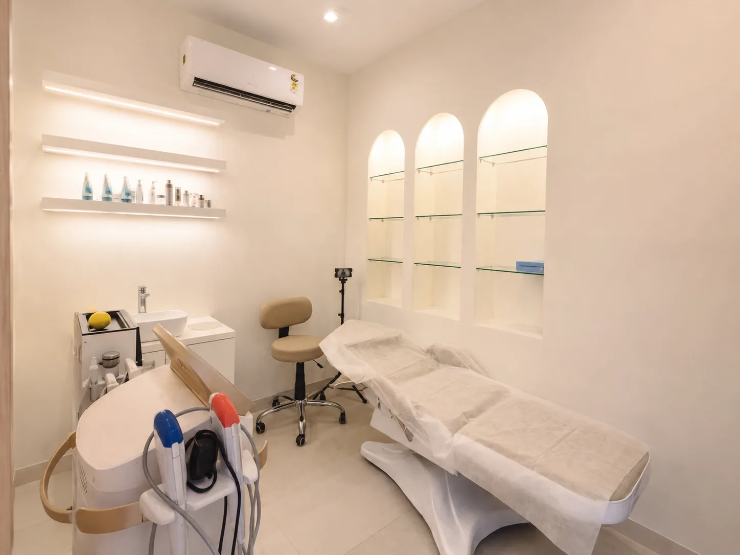 Facial and skin treatment room at AI Aesthetics, C-Scheme, Jaipur